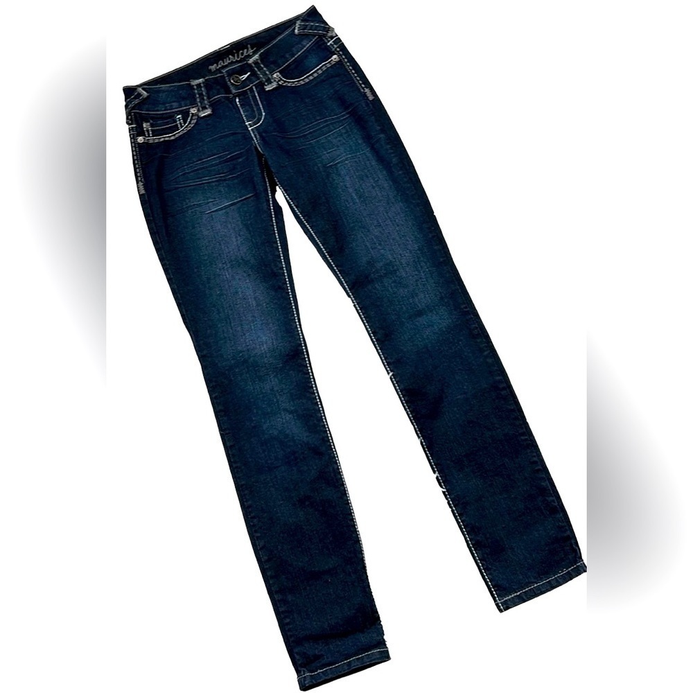 MAURICES Dark Wash Mid Rise Gray/White Stitching Denim Jeans, Size Small, EUC.